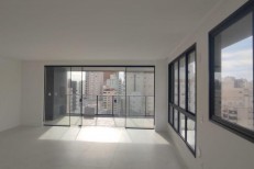 AMPLO APARTAMENTO FRENTE AVENIDA