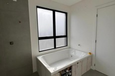 DIAMOND TOWER, NO CORAO DA MEIA PRAIA