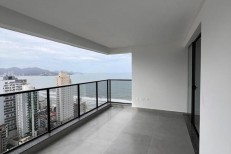 DIAMOND TOWER, NO CORAO DA MEIA PRAIA
