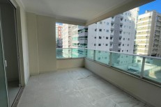 AMPLO 4 SUTES NO CORAO DA MEIA PRAIA