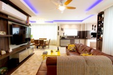 LINDA COBERTURA DUPLEX EM MEIA PRAIA PROX. MAR