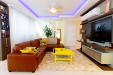 LINDA COBERTURA DUPLEX EM MEIA PRAIA PROX. MAR