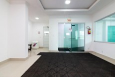 LINDA COBERTURA DUPLEX EM MEIA PRAIA PROX. MAR