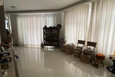 OPORTUNIDADE APARTAMENTO NO CORAO DA MEIA PRAIA