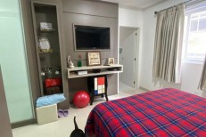 OPORTUNIDADE APARTAMENTO NO CORAO DA MEIA PRAIA