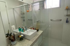 OPORTUNIDADE APARTAMENTO NO CORAO DA MEIA PRAIA