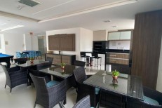 OPORTUNIDADE APARTAMENTO NO CORAO DA MEIA PRAIA