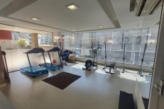 OPORTUNIDADE APARTAMENTO NO CORAO DA MEIA PRAIA