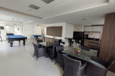 OPORTUNIDADE APARTAMENTO NO CORAO DA MEIA PRAIA