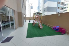 OPORTUNIDADE APARTAMENTO NO CORAO DA MEIA PRAIA