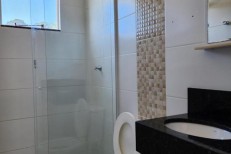 SOBRADO GEMINADO EM CONDOMNIO FECHADO