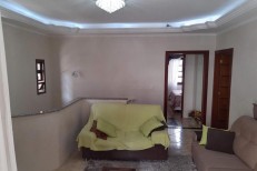 TIMA CASA 2 PISOS COM 4 DORMITRIOS E 2 VAGAS 