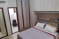 TIMA CASA 2 PISOS COM 4 DORMITRIOS E 2 VAGAS 