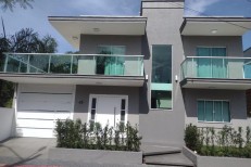 CASA DE ALTO PADRO