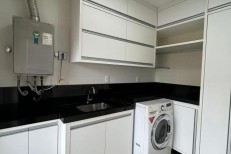 APARTAMENTO MOBILIADO FRENTE AVENIDA