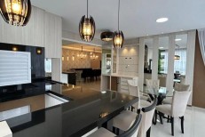 APARTAMENTO MOBILIADO FRENTE AVENIDA