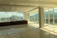 COBERTURA DUPLEX COM 05 SUTES