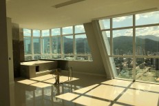 COBERTURA DUPLEX COM 05 SUTES