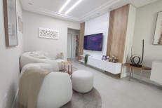 03 SUITES NA MELHOR LOCALIZAAO DA MEIA PRAIA