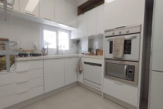 03 SUITES NA MELHOR LOCALIZAAO DA MEIA PRAIA