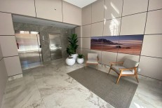 APARTAMENTO COM 03 SUTES 