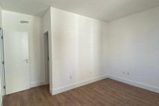APARTAMENTO COM 03 SUTES 