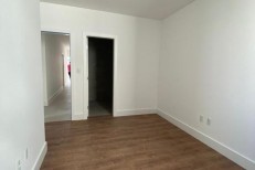 APARTAMENTO COM 03 SUTES 