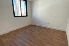 APARTAMENTO COM 03 SUTES 