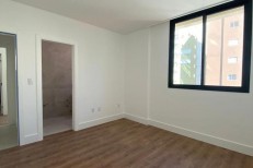 APARTAMENTO COM 03 SUTES 