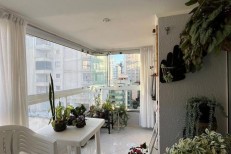APARTAMENTO NO CORAO DA MEIA PRAIA