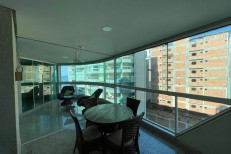 APARTAMENTO FRENTE AO MAR