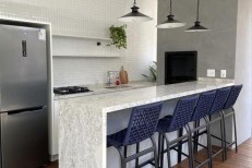 APARTAMENTO FRENTE AVENIDA, QUADRA MAR MEIA PRAIA