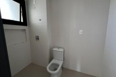 APARTAMENTO FRENTE AVENIDA, QUADRA MAR MEIA PRAIA