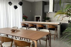 APARTAMENTO FRENTE AVENIDA, QUADRA MAR MEIA PRAIA