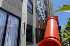 APARTAMENTO FRENTE AVENIDA, QUADRA MAR MEIA PRAIA