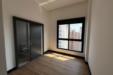 APARTAMENTO FRENTE AVENIDA, QUADRA MAR MEIA PRAIA