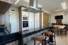 APARTAMENTO DIFERENCIADO COM VISTA MAR PERMANENTE 