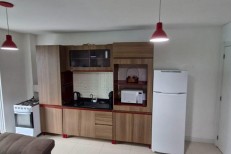 APARTAMENTO PRONTO COM UMA SUTE EM MEIA PRAIA