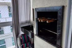 APARTAMENTO PRONTO COM UMA SUTE EM MEIA PRAIA