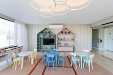 APARTAMENTO PRONTO COM UMA SUTE EM MEIA PRAIA