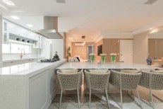APARTAMENTO FINAMENTE MOBILIADO
