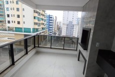 APARTAMENTO NA MEIA PRAIA