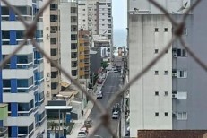 APARTAMENTO NA MEIA PRAIA