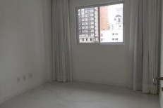 APARTAMENTO NA MEIA PRAIA