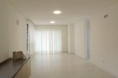 APARTAMENTO NA MEIA PRAIA
