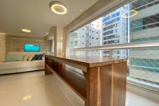 APARTAMENTO NA MEIA PRAIA MOBILIADO