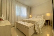 APARTAMENTO NA MEIA PRAIA MOBILIADO