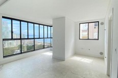 APARTAMENTO QUADRA MAR NA MEIA PRAIA