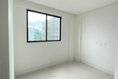 APARTAMENTO QUADRA MAR NA MEIA PRAIA