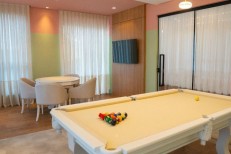 APARTAMENTO QUADRA MAR NA MEIA PRAIA